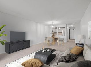 5697 Green Circle Dr APT 322, Minnetonka, MN 55343