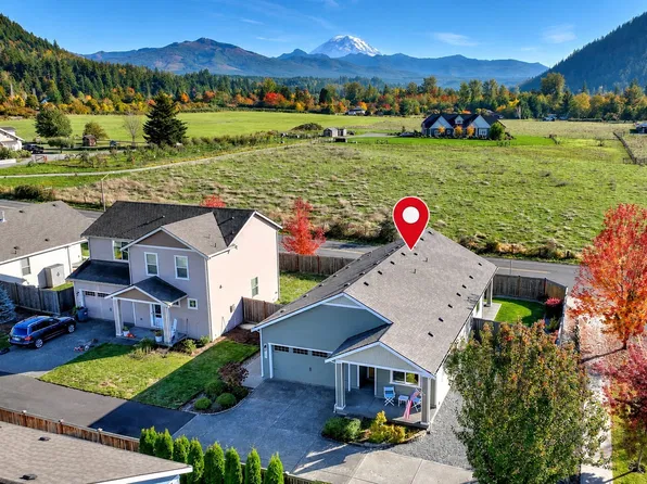 810 Riley Drive E, Enumclaw, WA 98022
