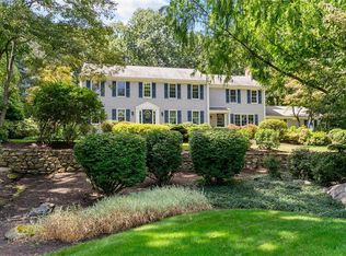 35 Red Barn Ln, East Greenwich, RI 02818