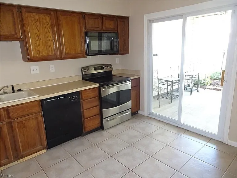4012 Ditmas Ct #TOWNHOUSE — Photo 5