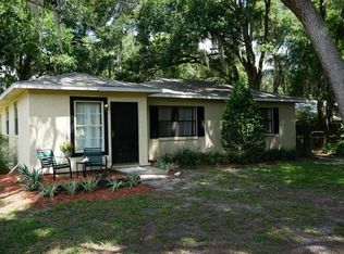 33621 Wesley Rd, Eustis, FL 32736