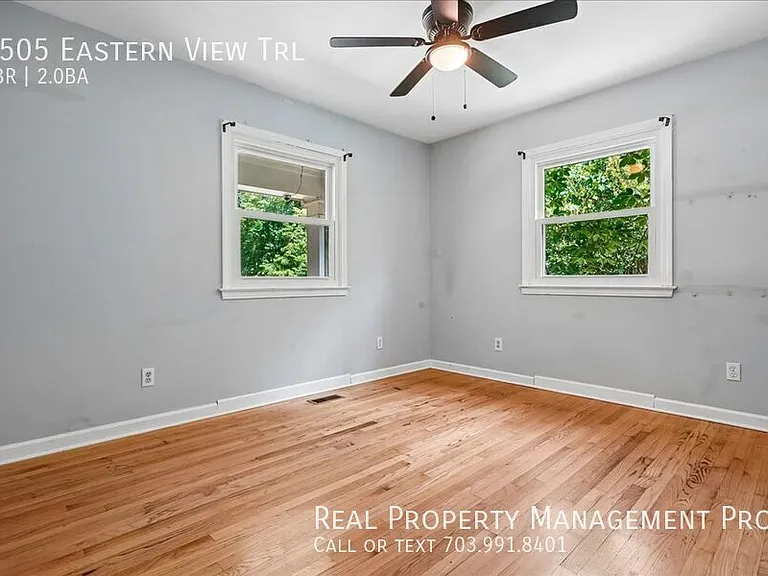 9505 Eastern View Trl — Photo 15