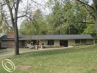 1st image of 46735 Timberlane St