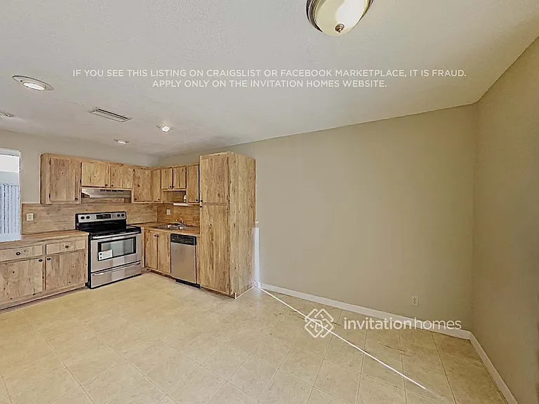 381 Wildwood Ln E — Photo 6