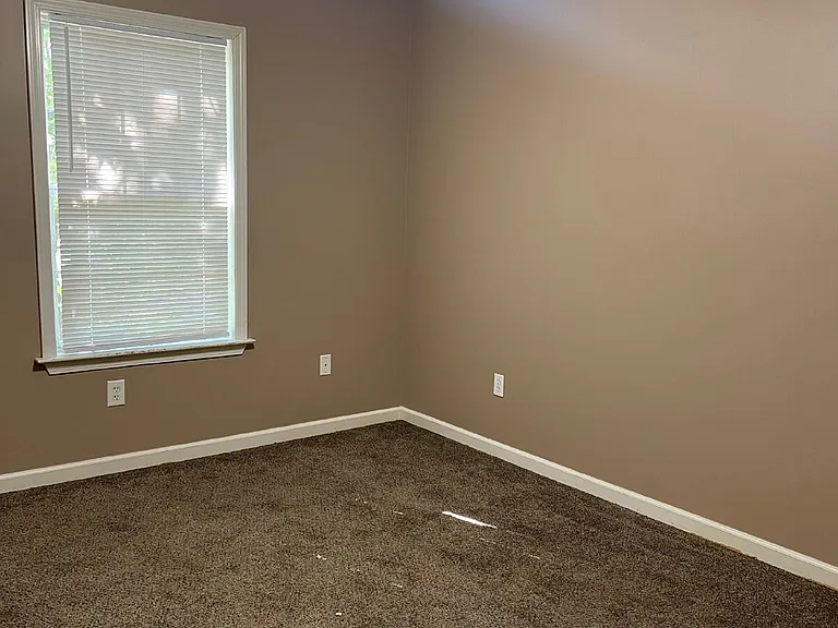 1305 Loberg Ln #B — Photo 8