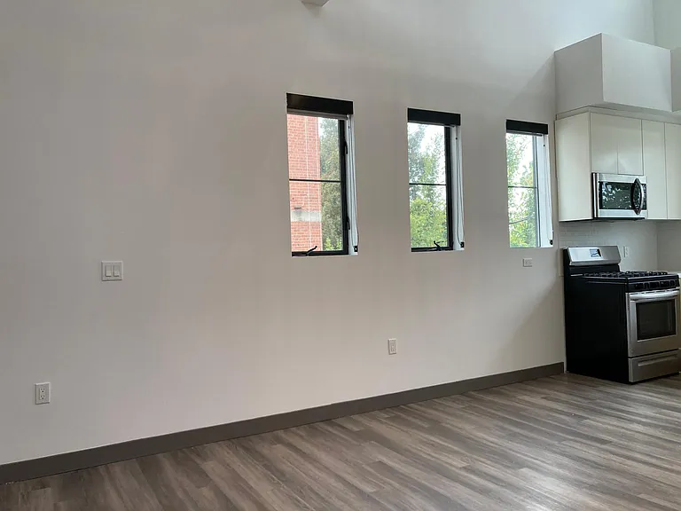 161 S Normandie Ave #7 — Photo 5