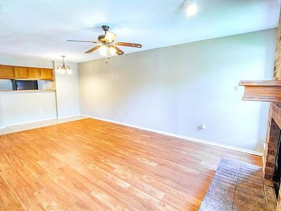 5th image of 2402 Summer Place Dr