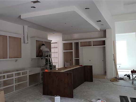 3rd image of 702 Rolling Green Dr