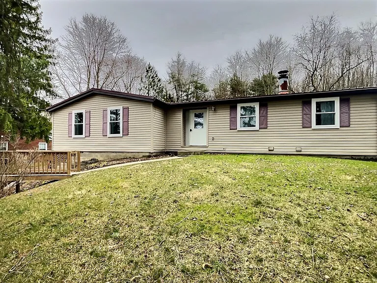 437 New Castle St — Photo 25
