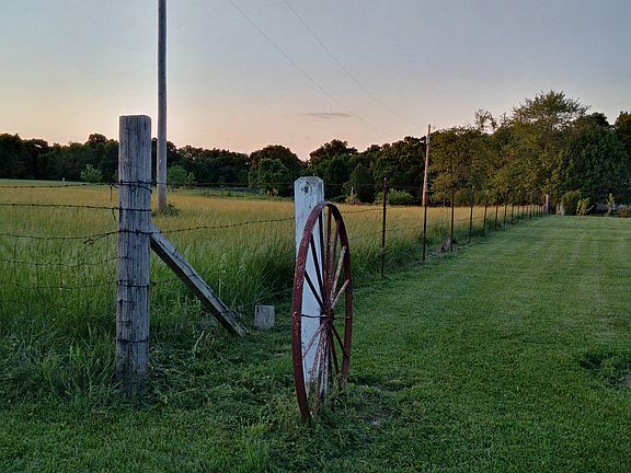 4th image of 1119 Highway E