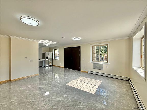 3rd image of 1604 Robertson Place