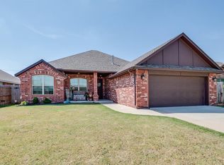 844 Cardan Pl, Moore, OK 73160