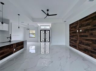 904 Leroy Ave, Lehigh Acres, FL 33972