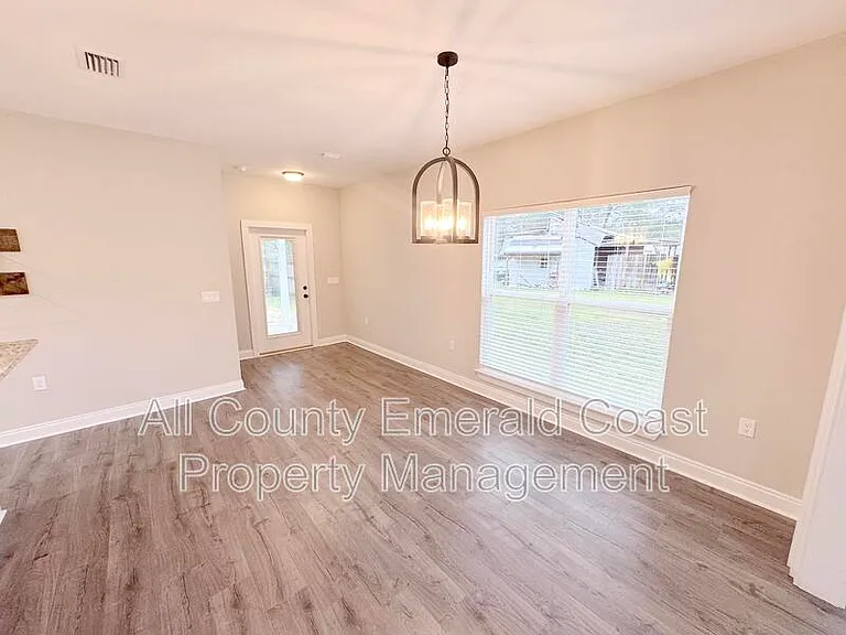 282 Magnolia St — Photo 12