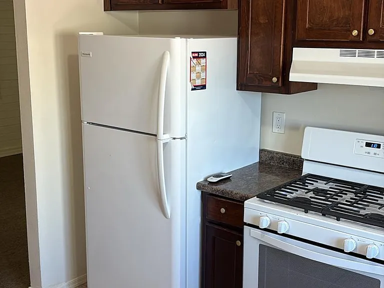1057 D Ave — Photo 2