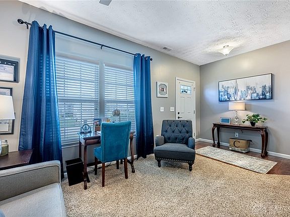 3rd image of 7131 Bluestream Dr