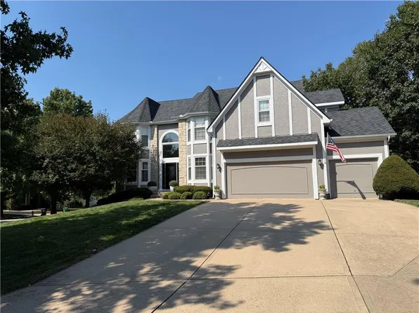 5316 W 132nd St, Overland Park, KS 66209