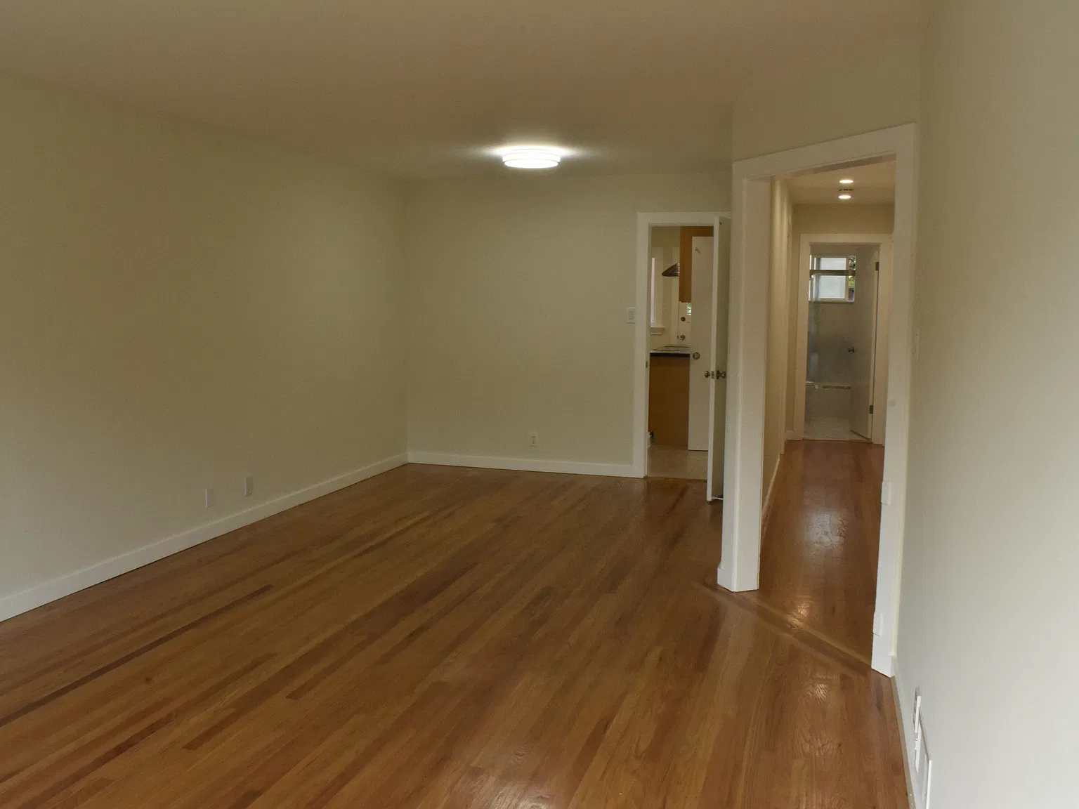 2 bed, 1100 sqft, $4,950 — Photo 4