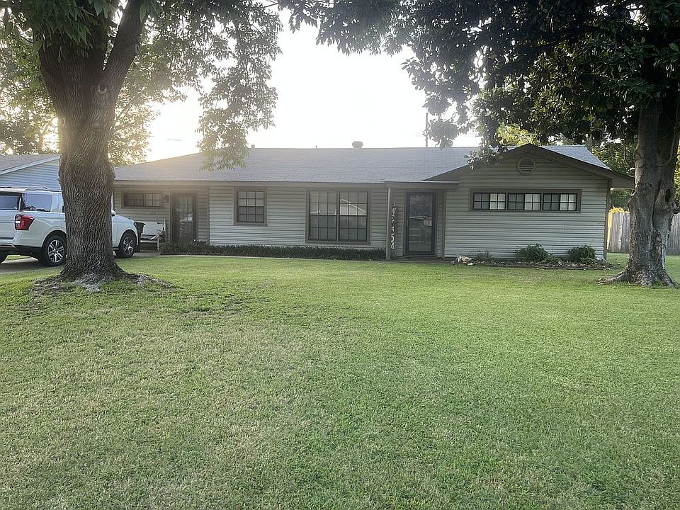 1st image of 115 Redbud Dr