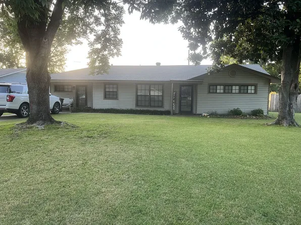 115 Redbud Dr, Leland, MS 38756