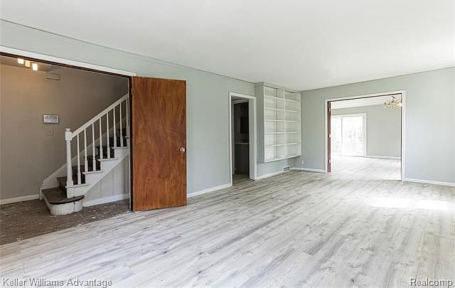 1st image of 10173 W Outer Dr