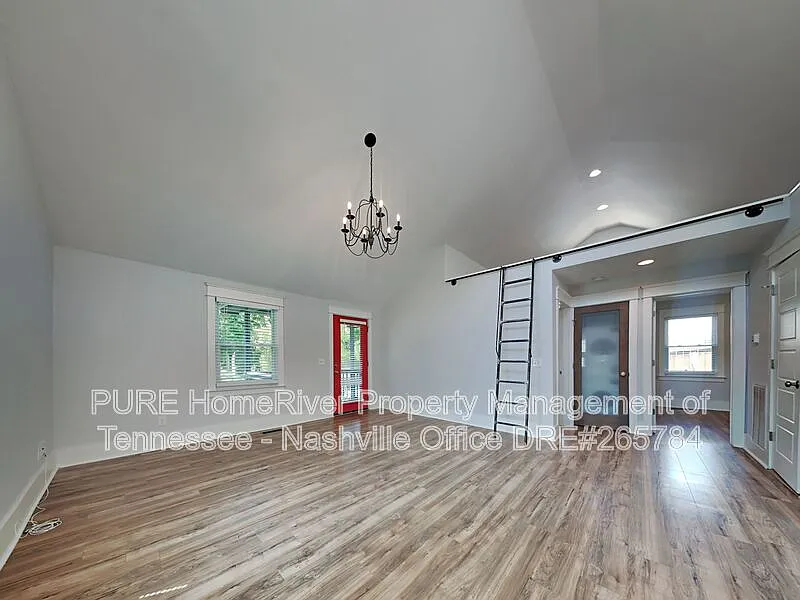 2 bed, 1.0 bath, 1058 sqft, $2,250 — Photo 3