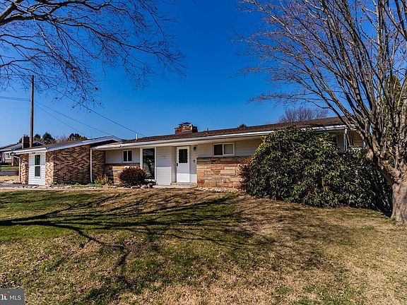 3rd image of 543 Magaro Rd