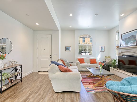 4th image of 315 Tresana Ln