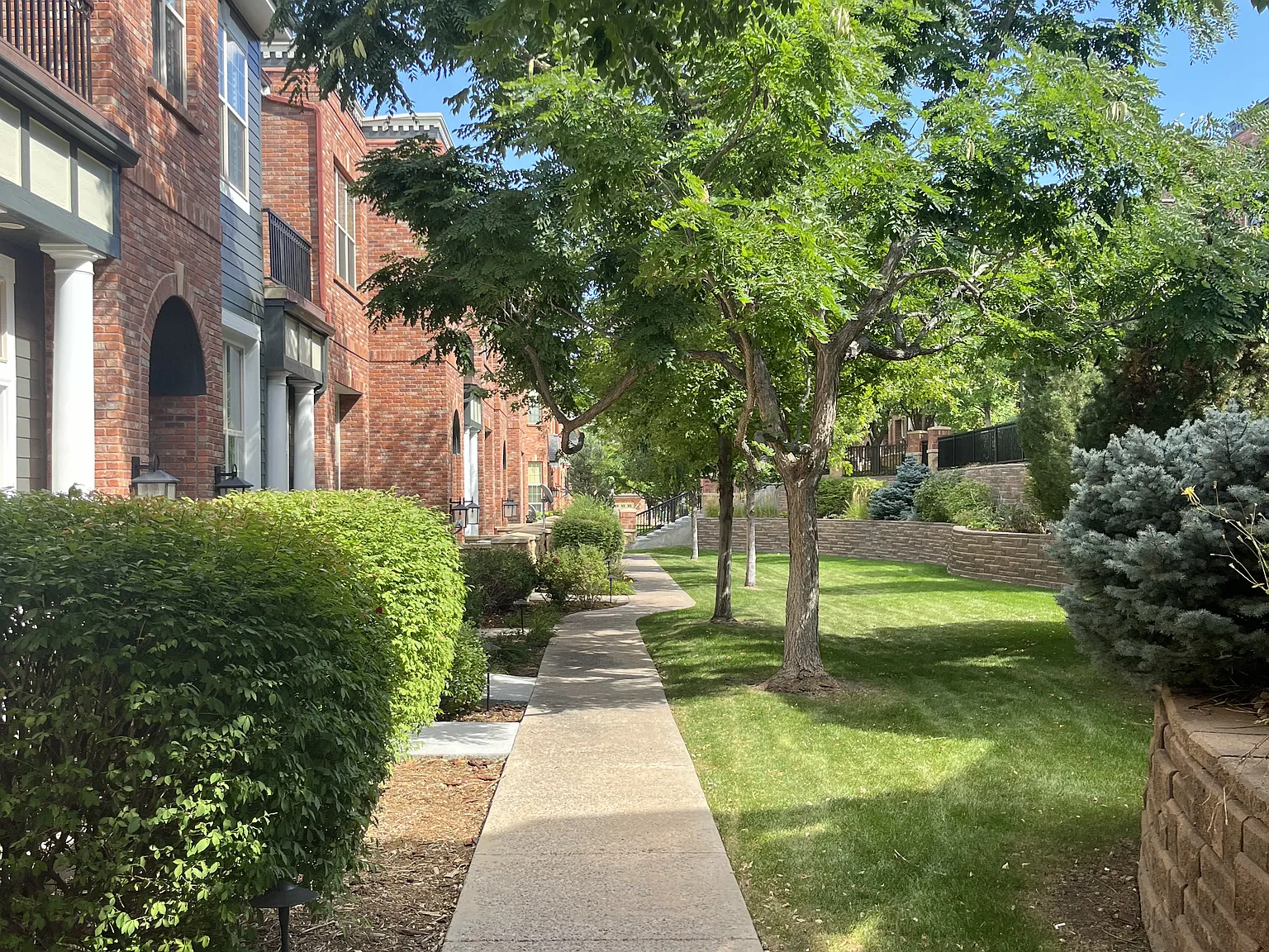 2 bed, 2.5 bath, 1650 sqft, $3,000 — Photo 2
