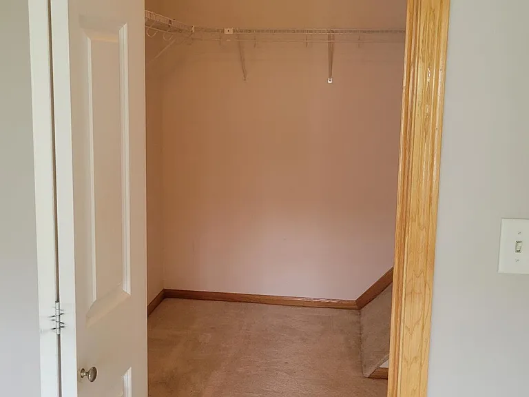 1003 NE Greenview Dr — Photo 6
