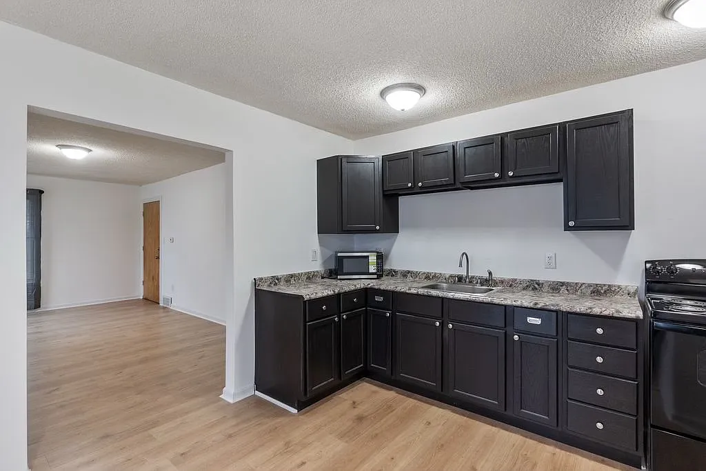 1 bed, 750 sqft, $850 — Photo 2