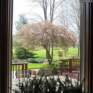 5th image of 300 Camden Ln