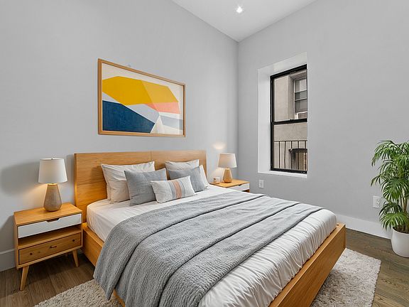 4th image of 231 E 117th St APT 2D