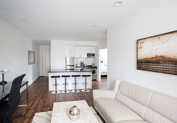 3rd image of 150 W 51st St #9-7