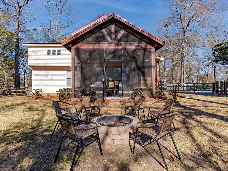 332 Hunt Rd — Photo 96