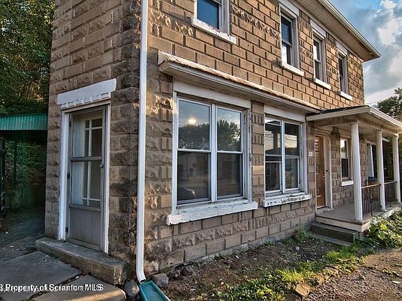 2nd image of 511 N Main St