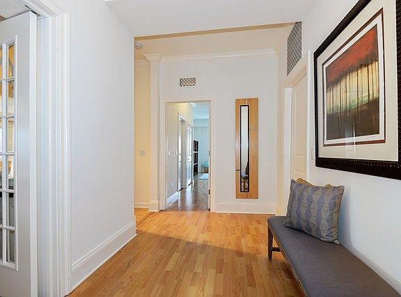 3rd image of 1429 N Wells St #601-602