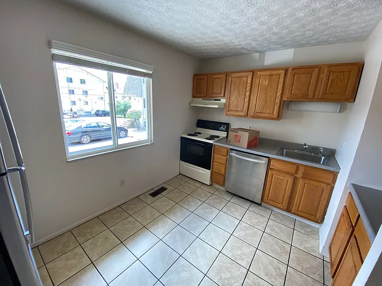 E 14th Ave 107-121 NCRII — Photo 3