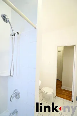 Rented by Link NY Realty | media 22