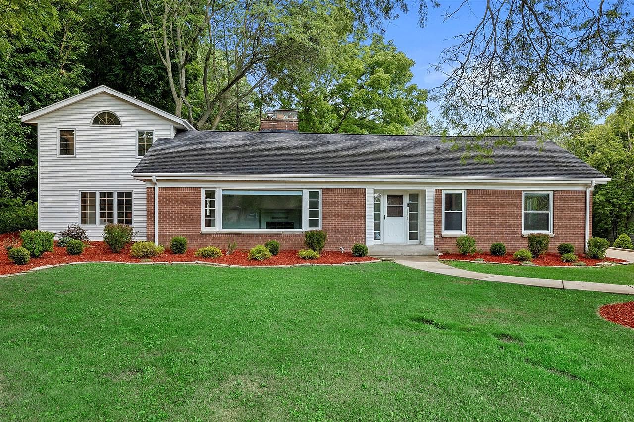 5114 South 84th STREET, Greendale, WI 53129 | Zillow