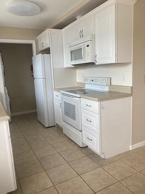 2 bed, 846 sqft, $1,795 — Photo 3