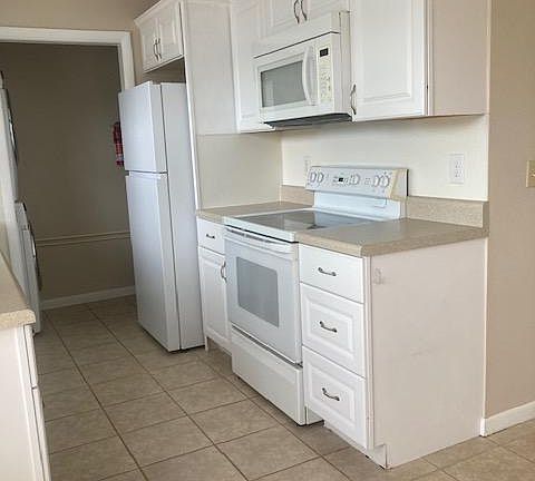 3rd image of 2738 Herwald St #2738
