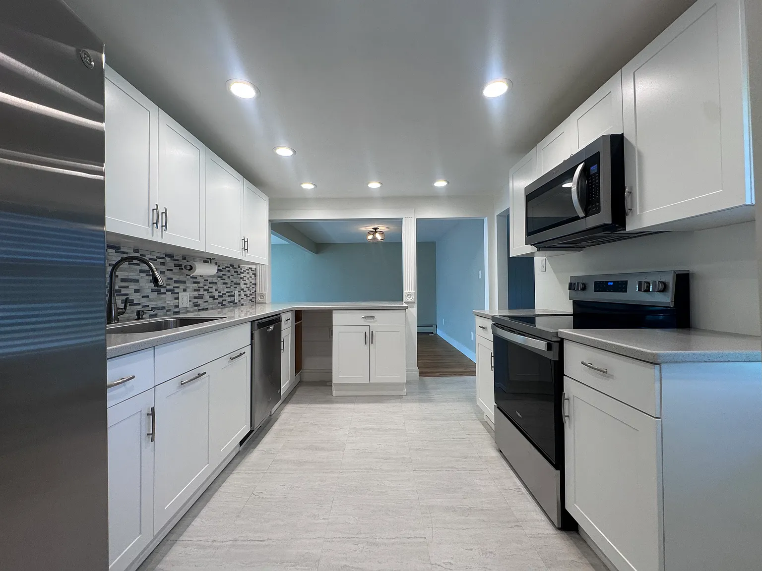 3 bed, 1.5 bath, 1553 sqft, $2,650 — Photo 3