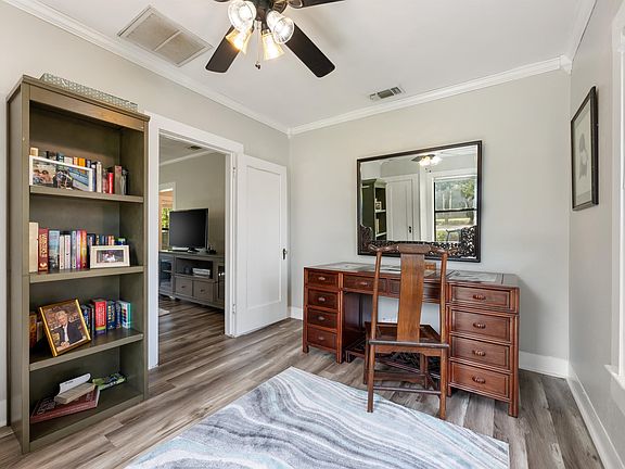 4th image of 555 Hopewell Road