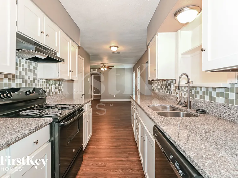 7709 Texridge Dr — Photo 6