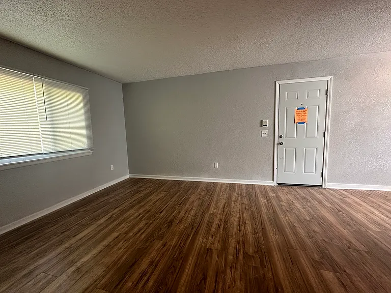 525 N Arlington St — Photo 10