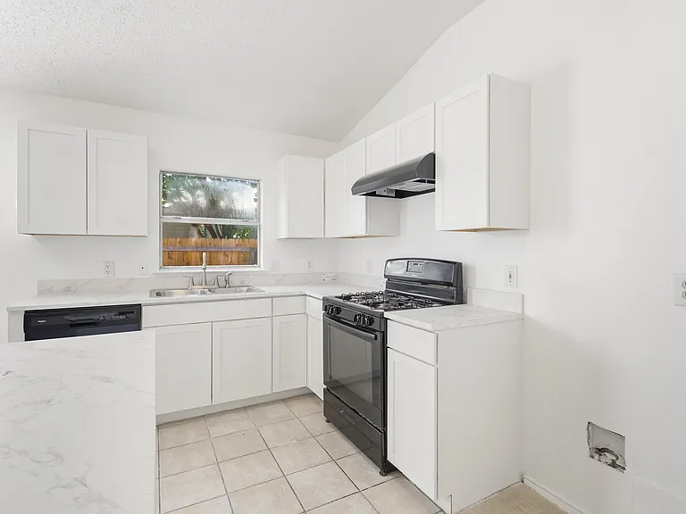 1004 Greenbend Dr — Photo 18