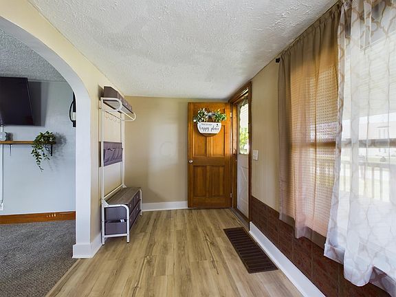 3rd image of 16 Smith St