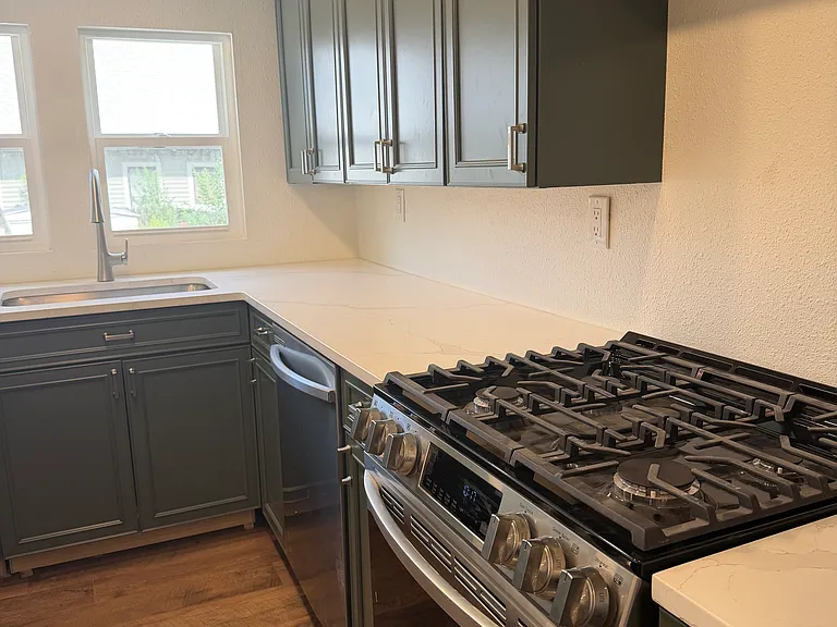 426 W Platte Ave — Photo 8