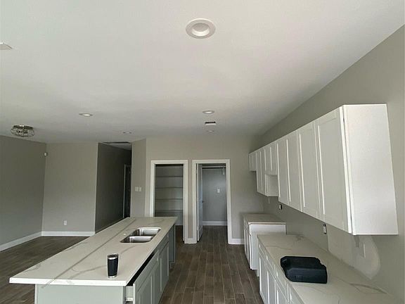 5th image of 3833 McKinley St